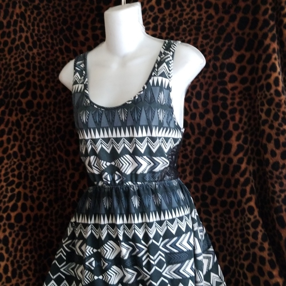 TRIBAL DRESS - Picture 2 of 5